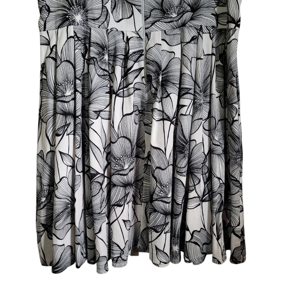 Danny & Nicole Sz 18 Black & White Floral Sleeveless Dress. Fit & Flare, Keyhole - Picture 7 of 12